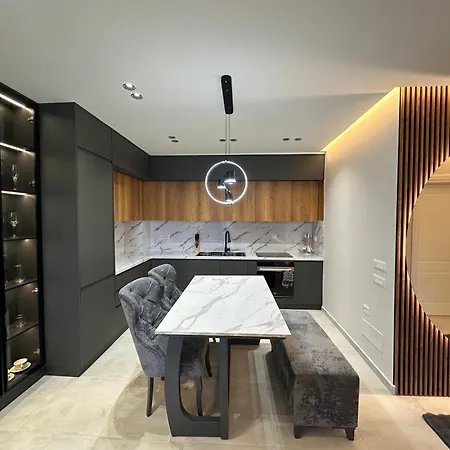 Sel Luxury Apartment's *