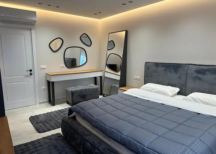 Sel Luxury Apartment's * ドゥラス